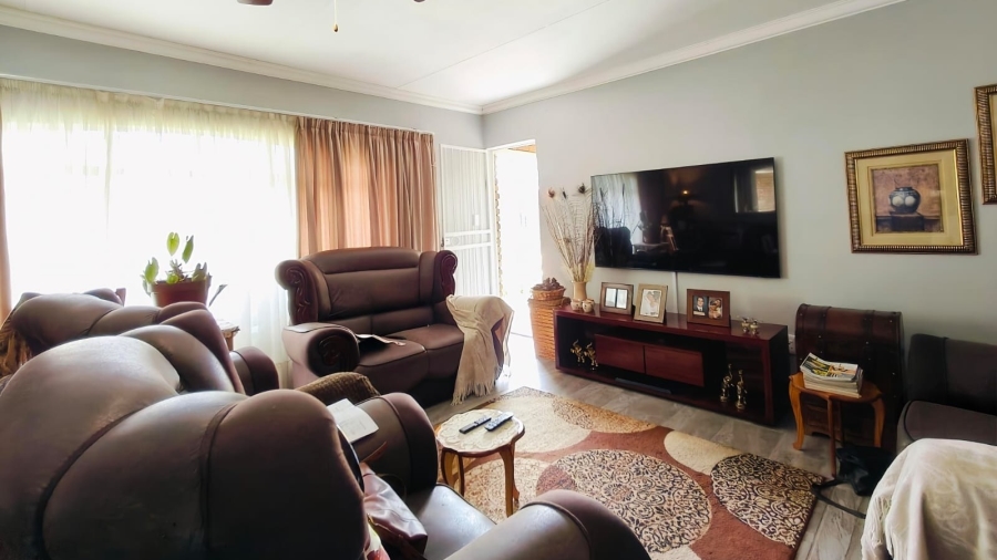 2 Bedroom Property for Sale in Miederpark North West